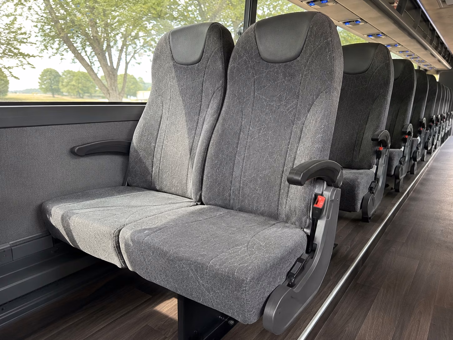 charter bus rentals for large los angeles prom groups and schools