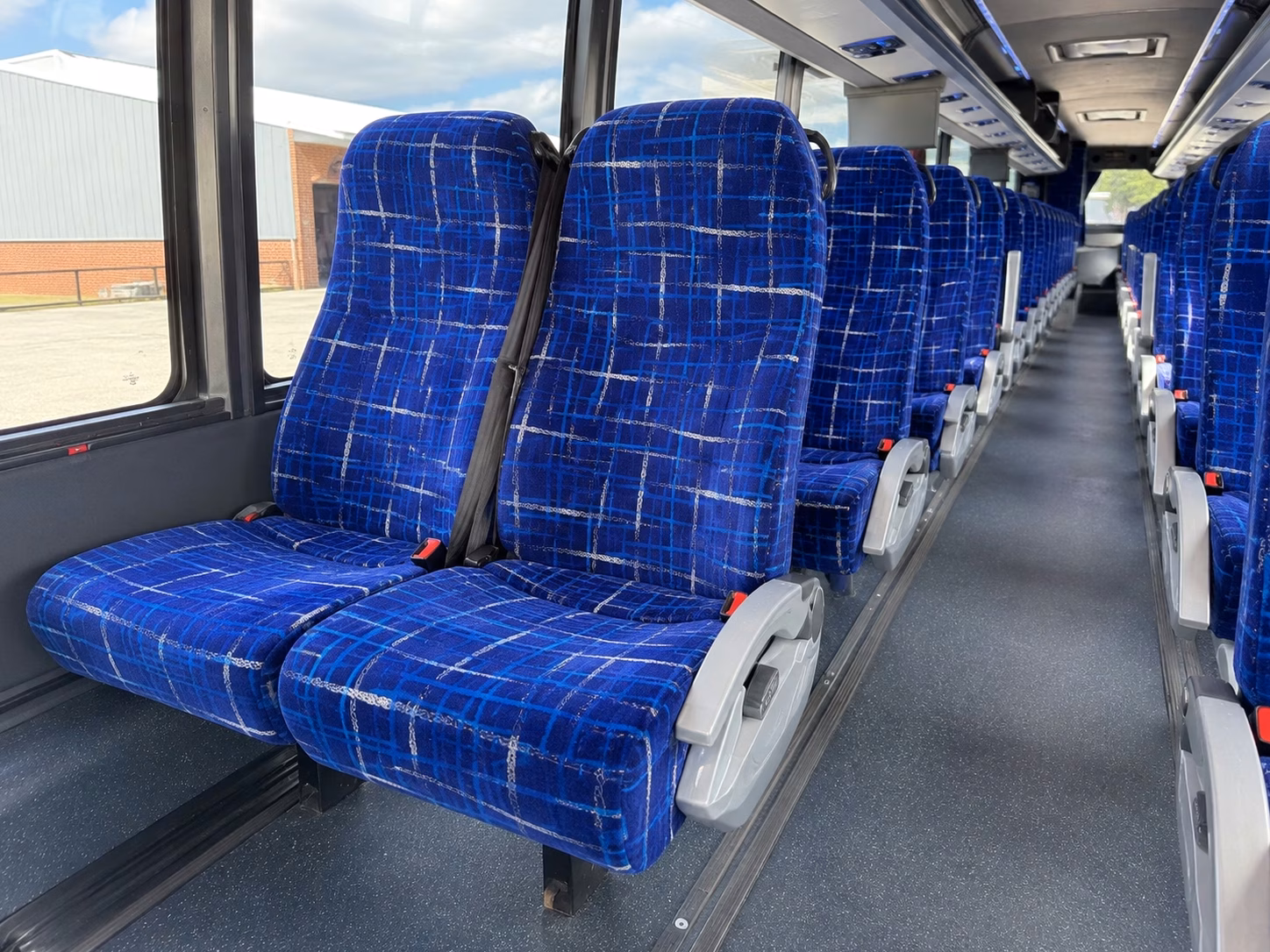 charter bus rentals for lax group arrivals in los angeles