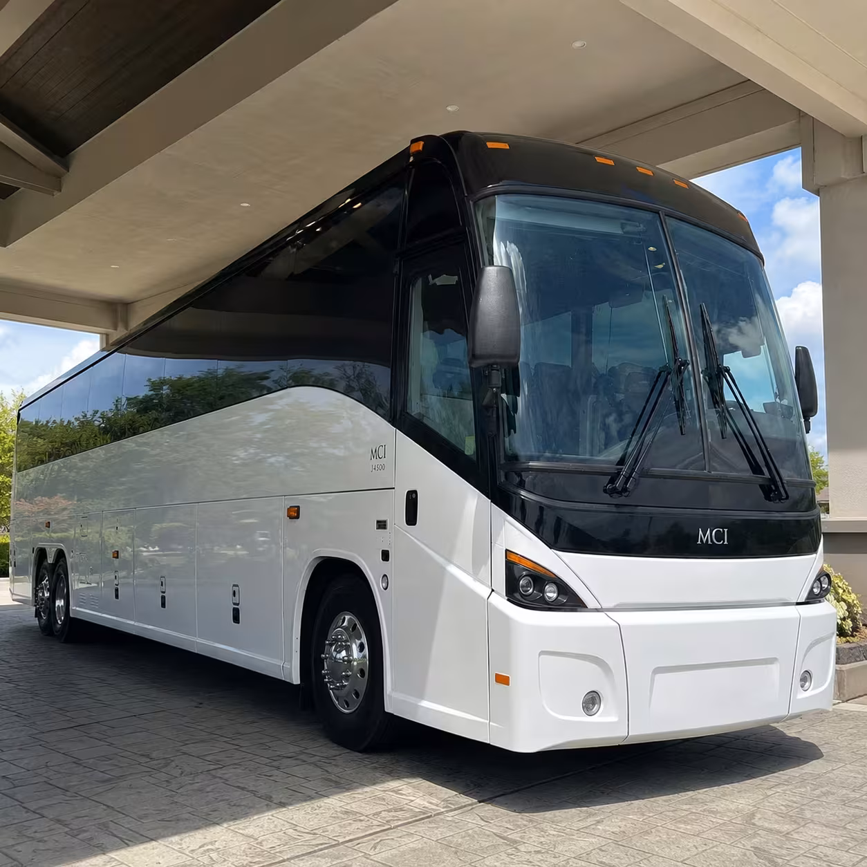 hospital and healthcare employee shuttle buses in los angeles